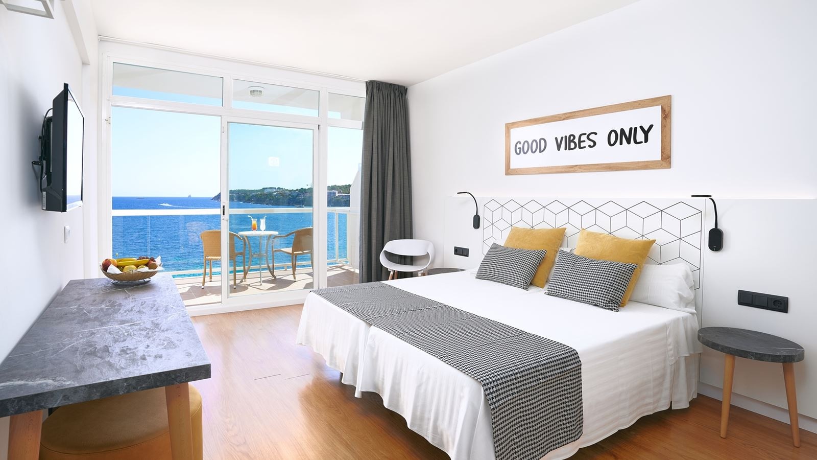 rooms-standard-sea-view
