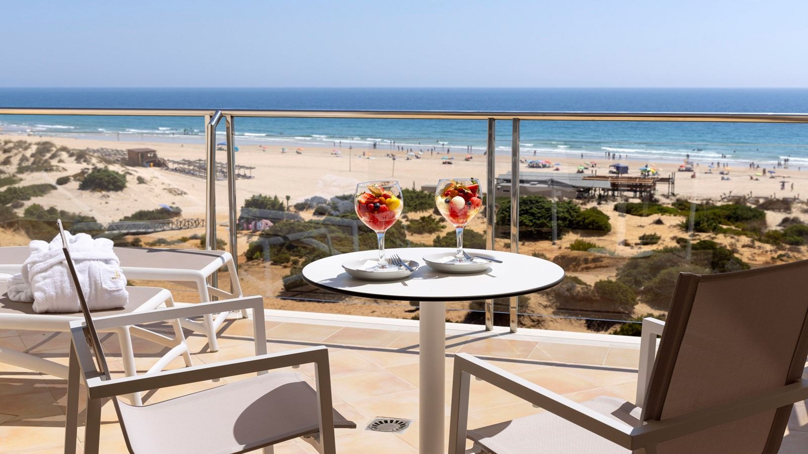 rooms-double-frontal-sea-view-room-balcony-or-terrace