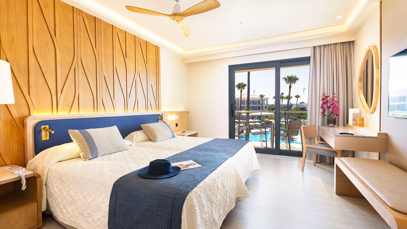 rooms-double-side-sea-view-room