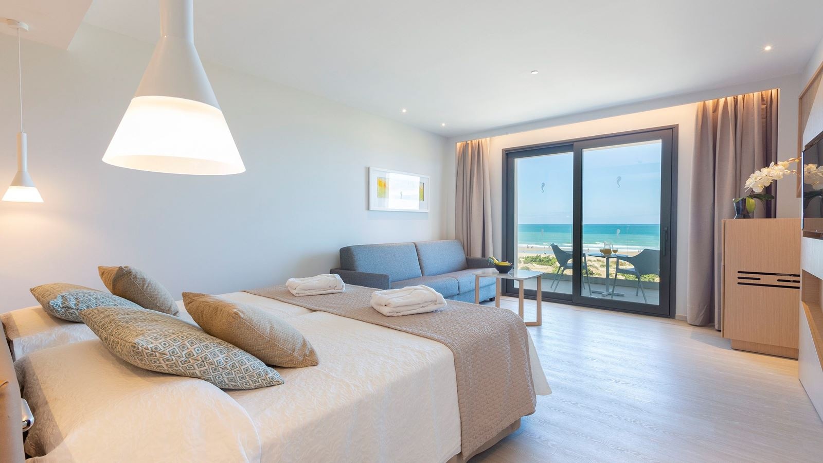 rooms-junior-suite-frontal-sea-view