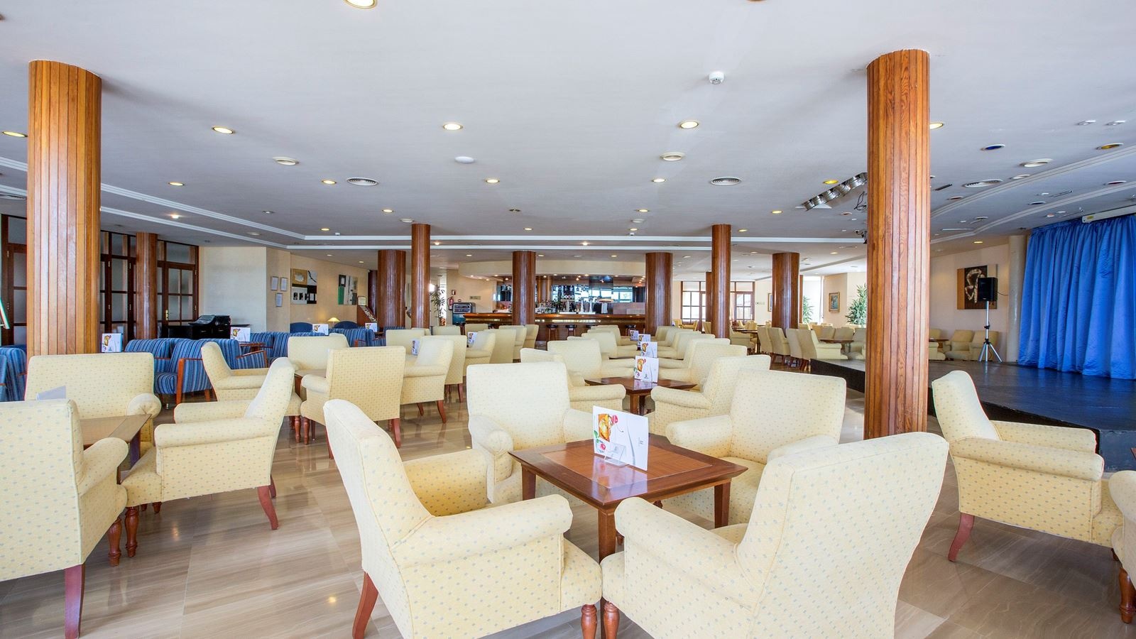 bars-lobby-barpool-bar