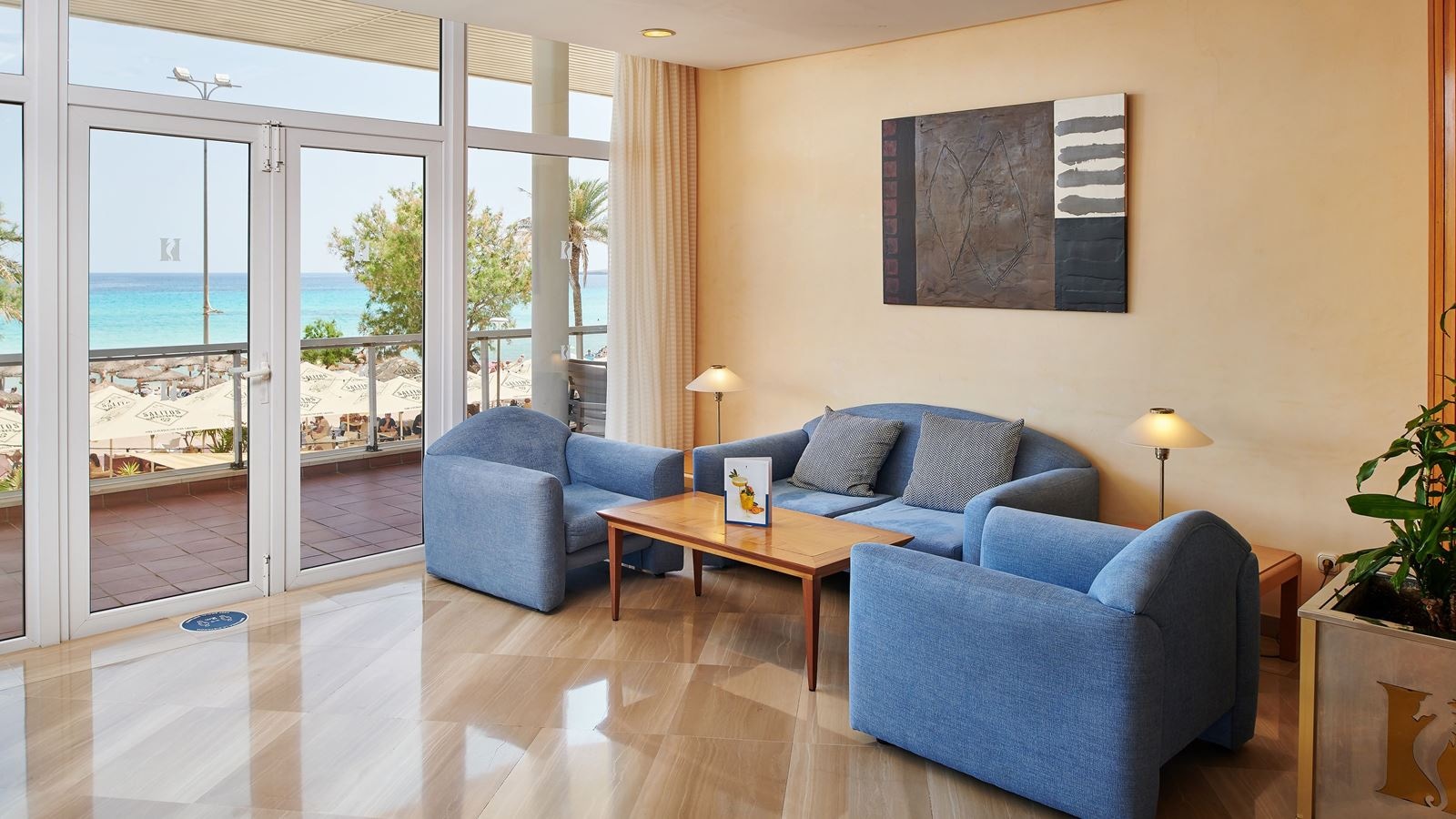 bars-lobby-barpool-bar