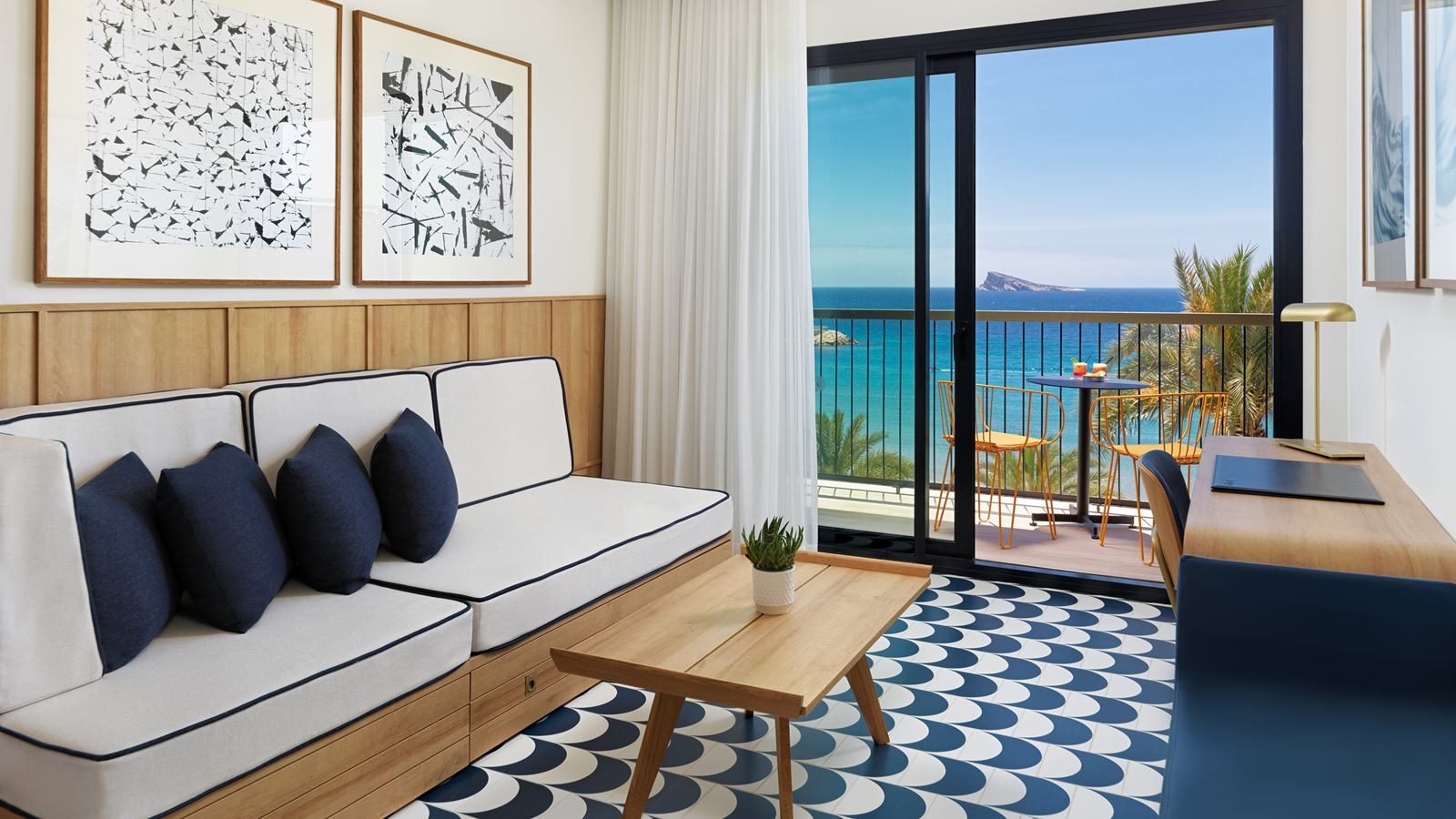rooms-junior-suite-terrace-sea-view