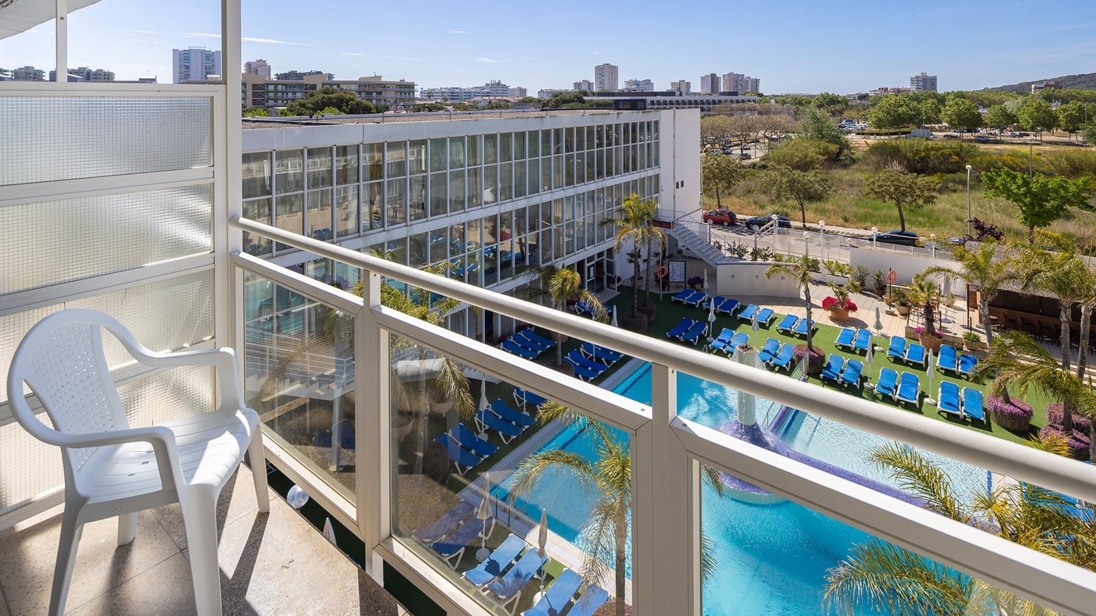 rooms-pool-view-room