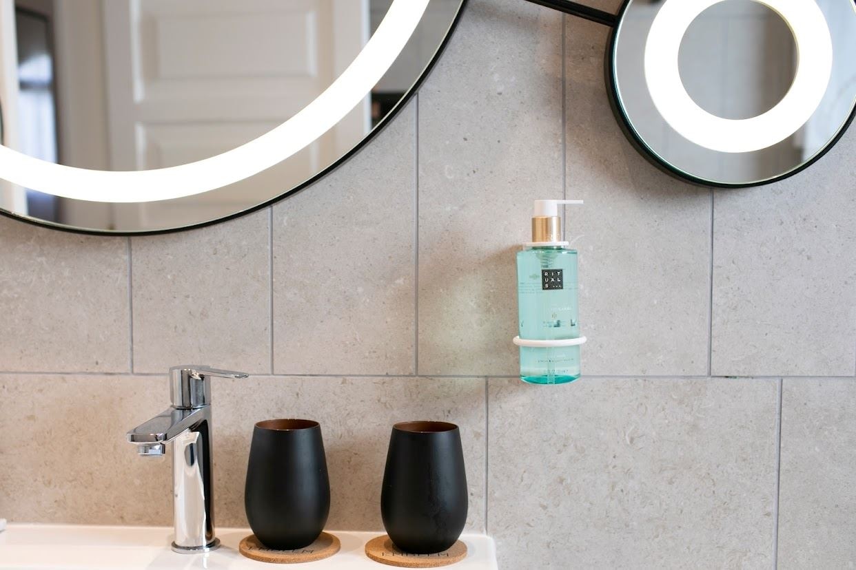 rooms-premier-suite-emblem-1-bedroom-with-terrace--sue1