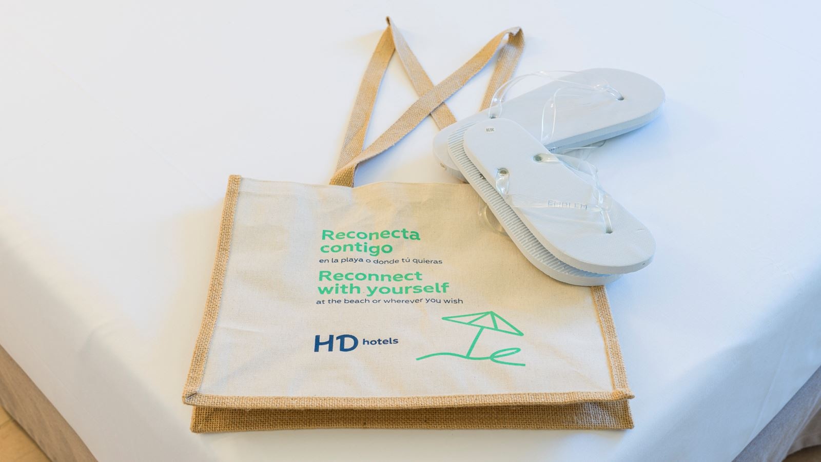 rooms-superior-suite-emblem-with-terrace--susue