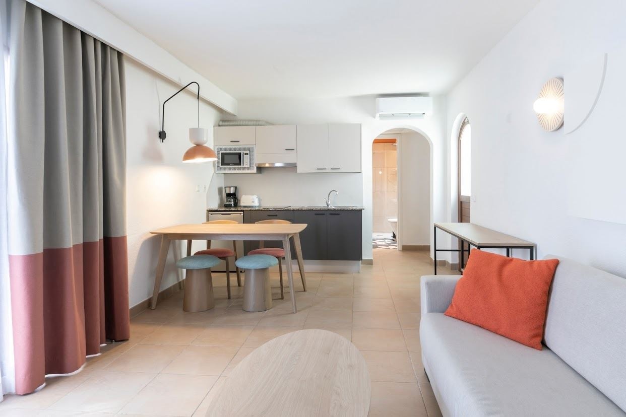 rooms-family-kid-suite-2-bedrooms-with-terrace--ks