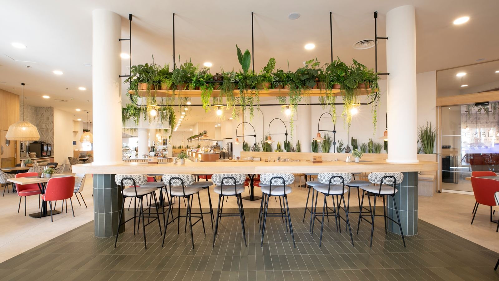 restaurants-picnic-casual-restaurant