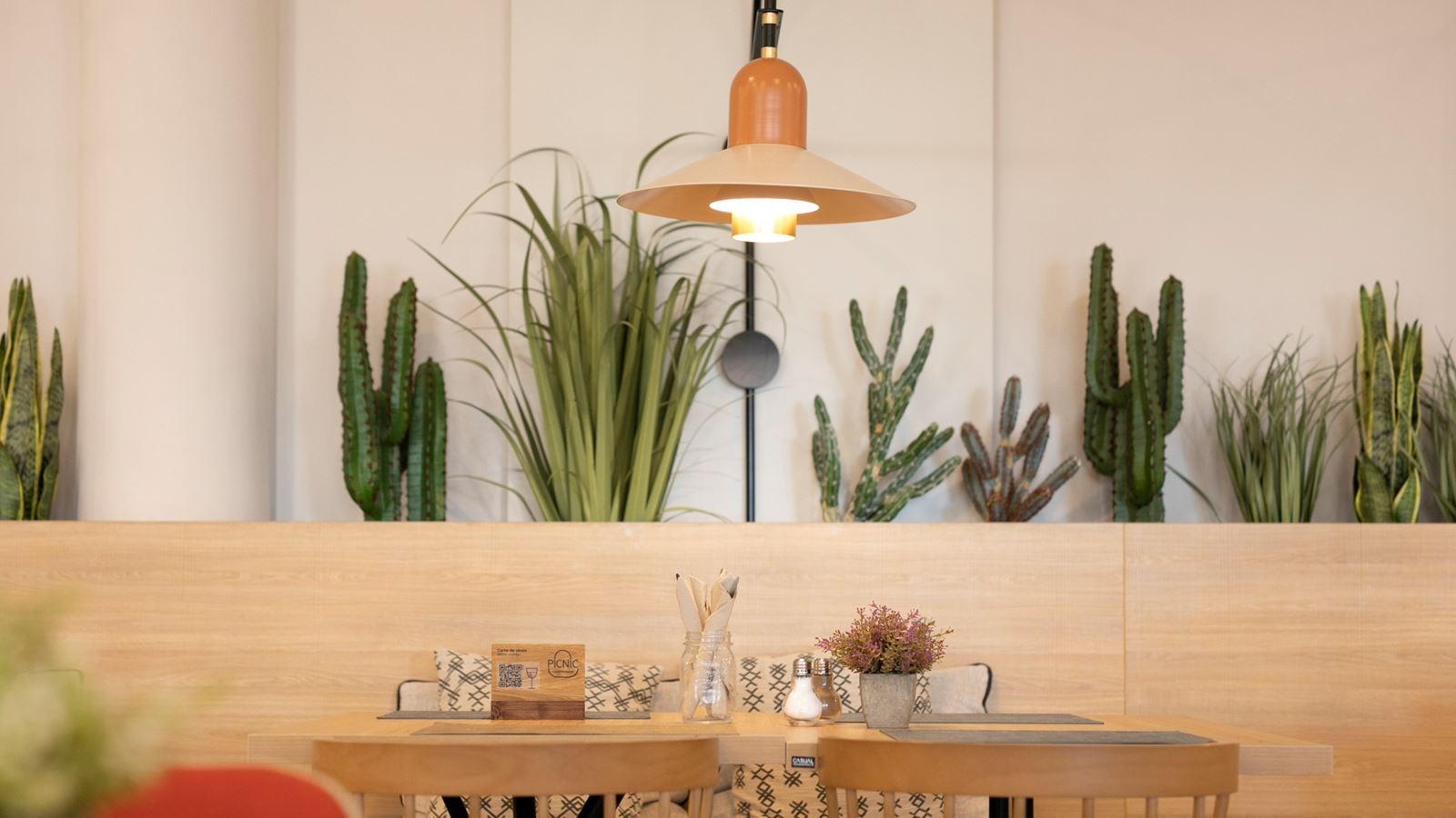 restaurants-picnic-casual-restaurant