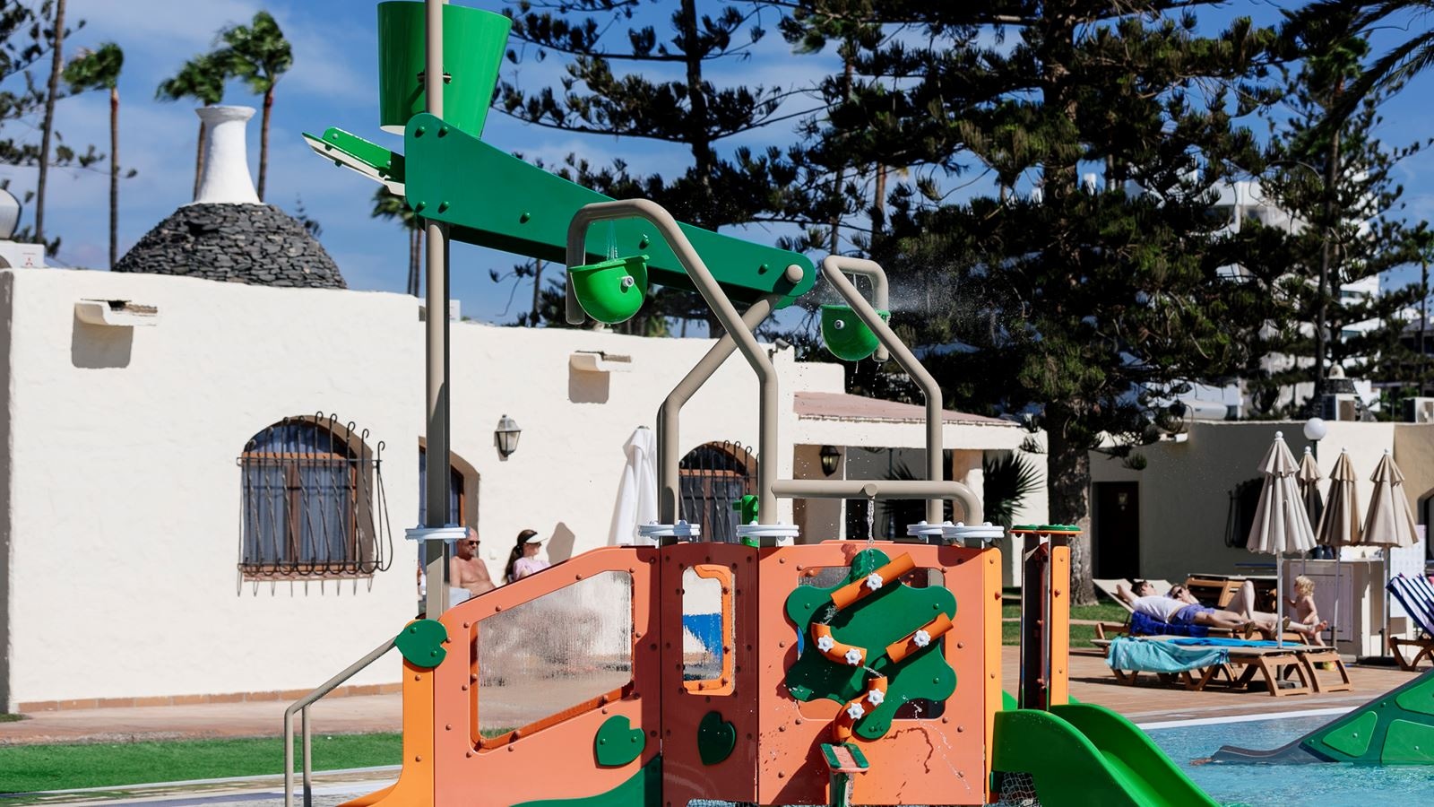 pools-outdoor-childrens-pool