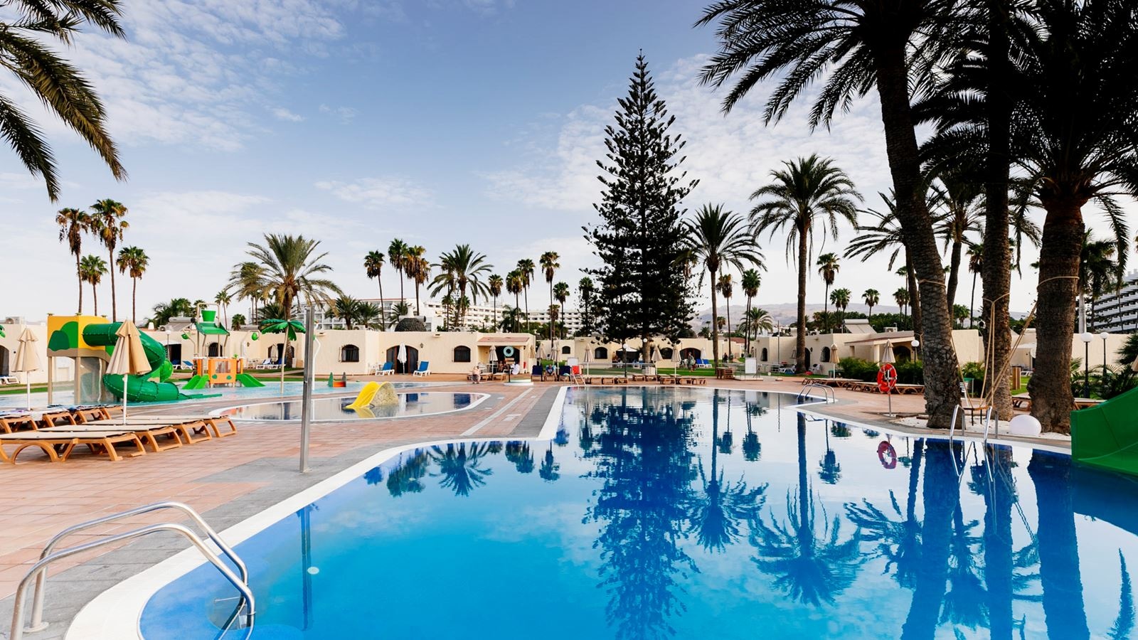 pools-outdoor-childrens-pool