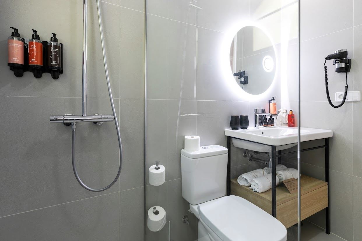 rooms-premier-suite-emblem-1-bedroom-with-terrace--sue1