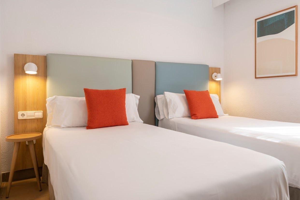 rooms-family-suite-2-bedrooms-with-terrace--pre2