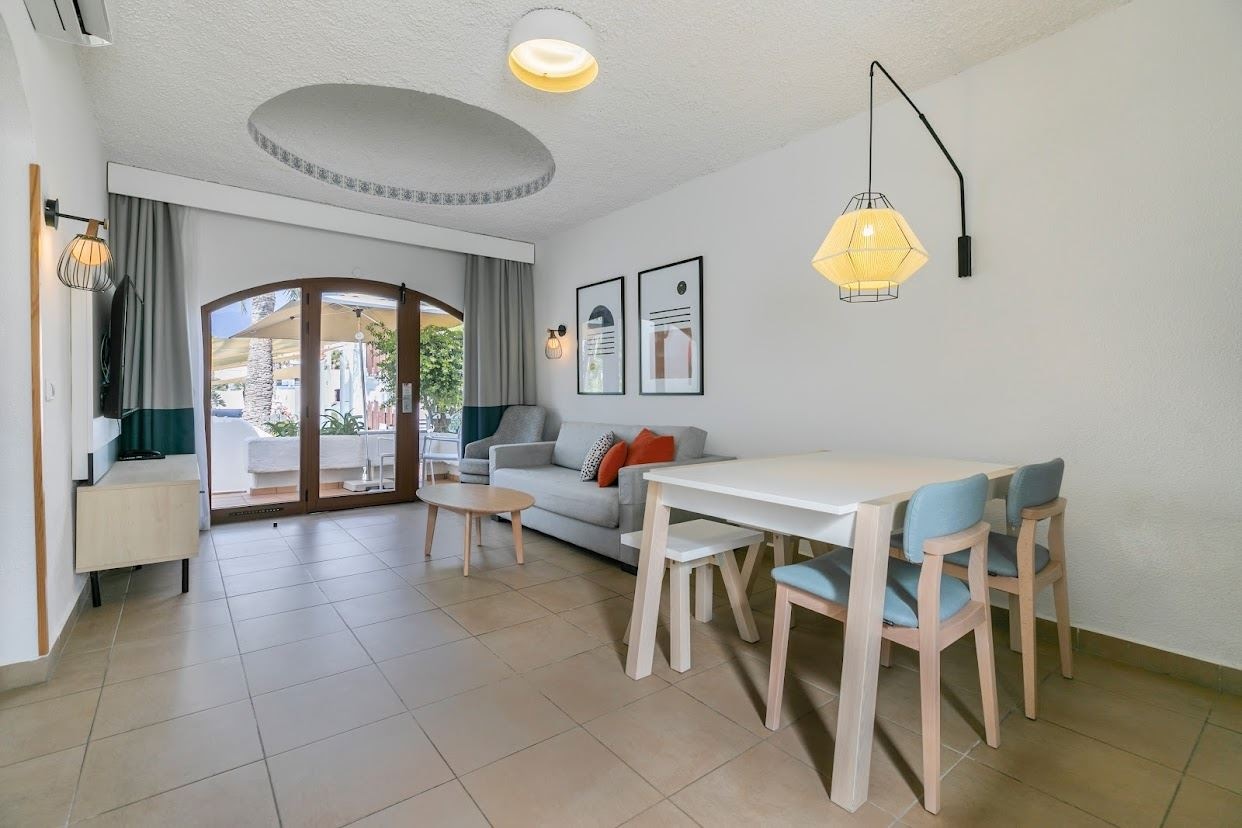 rooms-family-suite-2-bedrooms-with-terrace--pre2