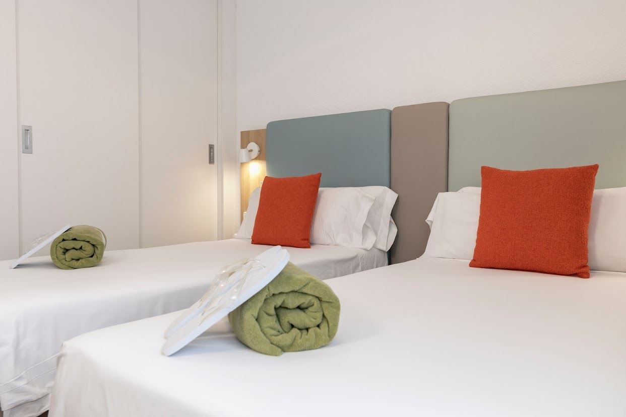 rooms-family-suite-emblem-2-bedrooms-with-terrace--sue2