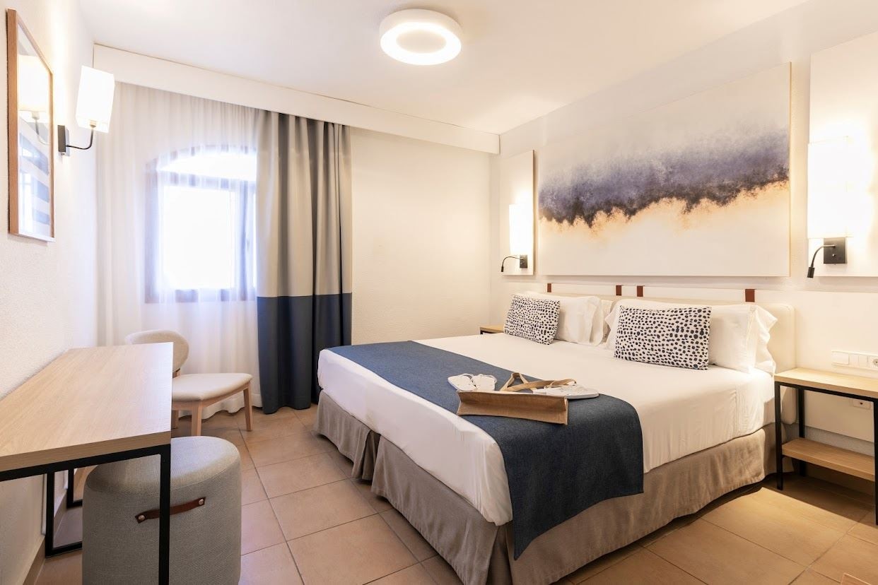 rooms-family-suite-emblem-2-bedrooms-with-terrace--sue2