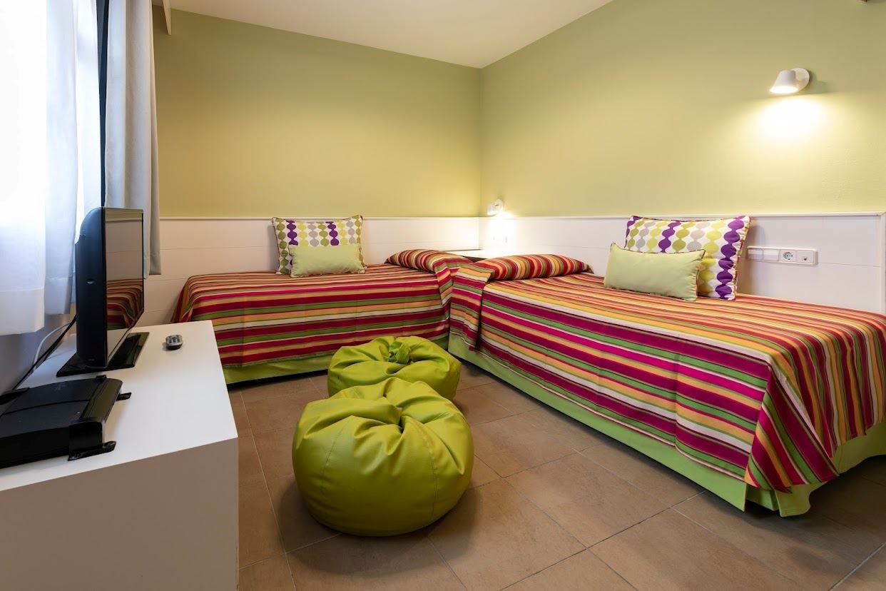 rooms-family-kid-suite-2-bedrooms-with-terrace--ks