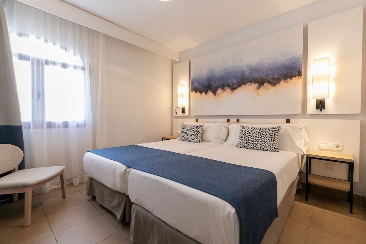 rooms-family-kid-suite-2-bedrooms-with-terrace--ks