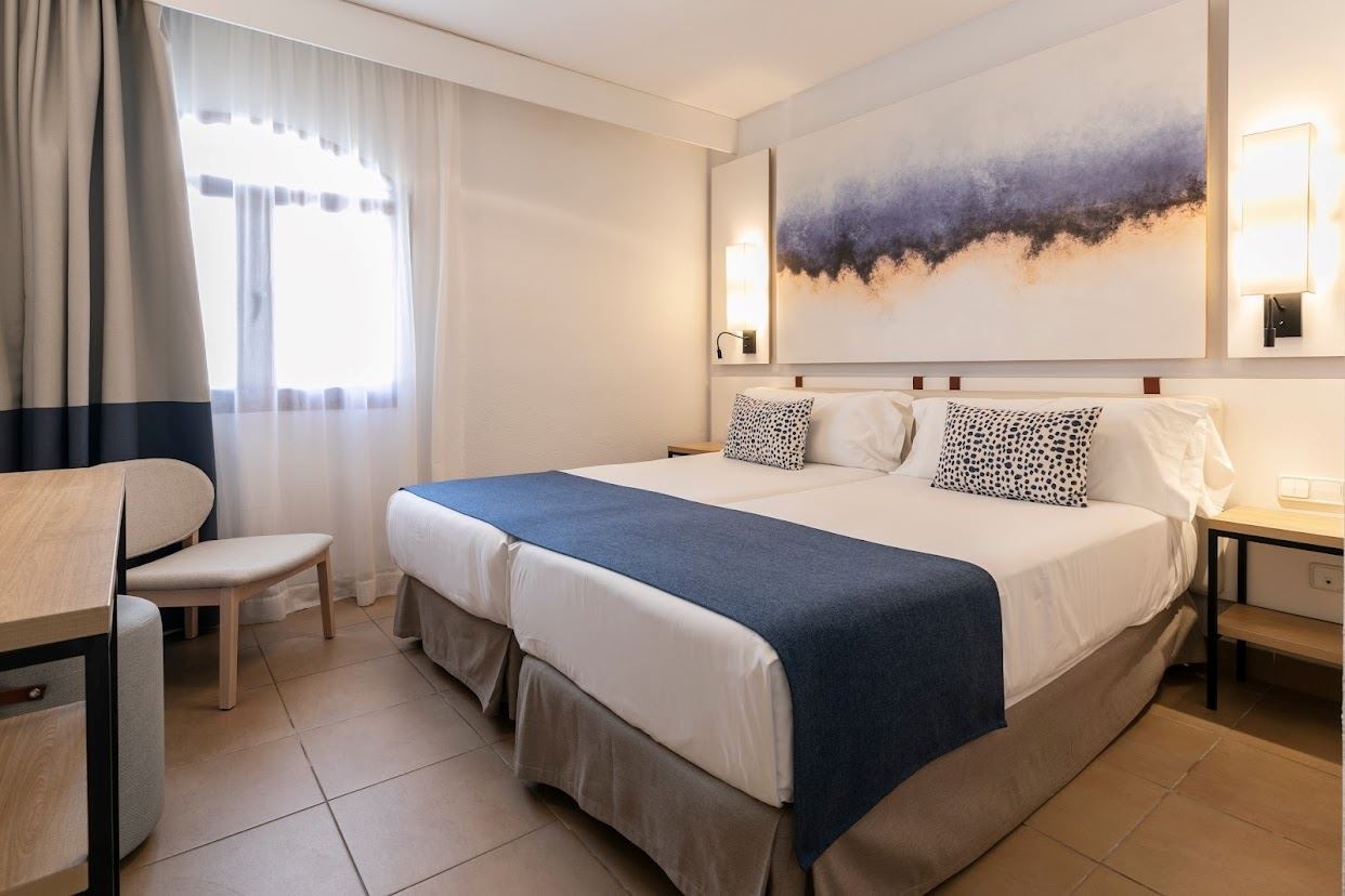 rooms-family-kid-suite-2-bedrooms-with-terrace--ks