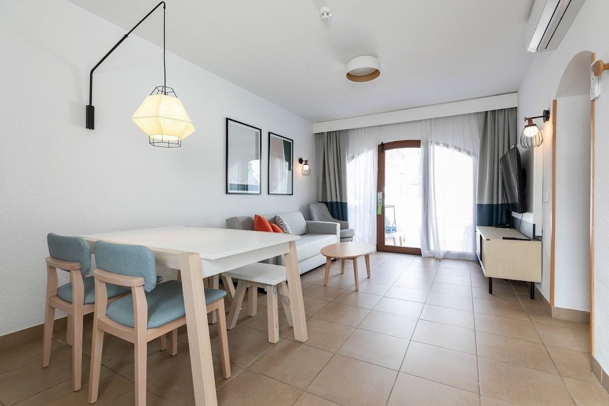 rooms-family-kid-suite-2-bedrooms-with-terrace--ks