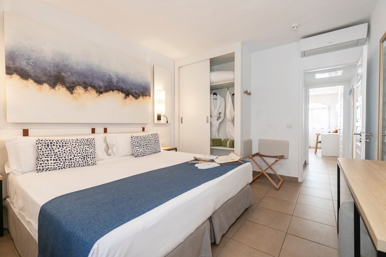 rooms-family-villa-emblem-2-bedrooms-with-terrace--v2