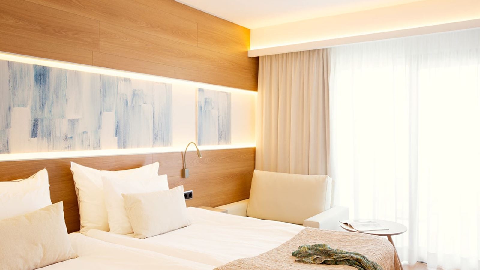 rooms-double-standard-with-balcony