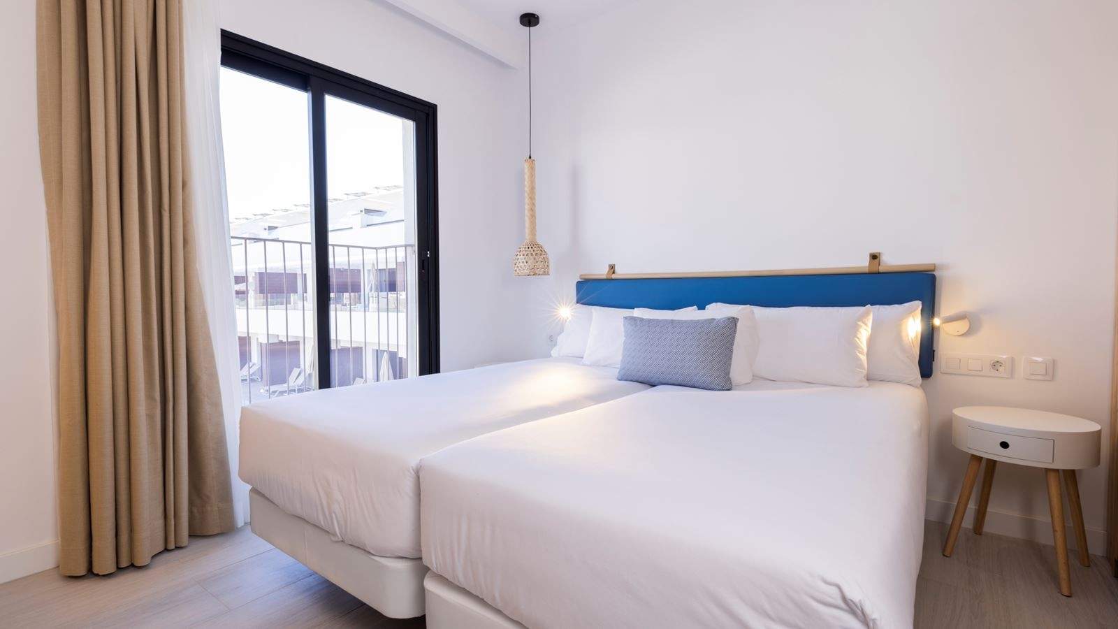 rooms-superior-one-bedroom-apartment-with-rooftop-solarium-srt