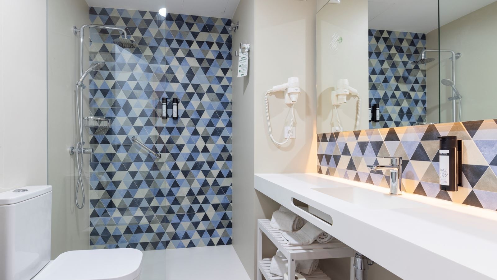 rooms-superior-one-bedroom-apartment-with-rooftop-solarium-srt