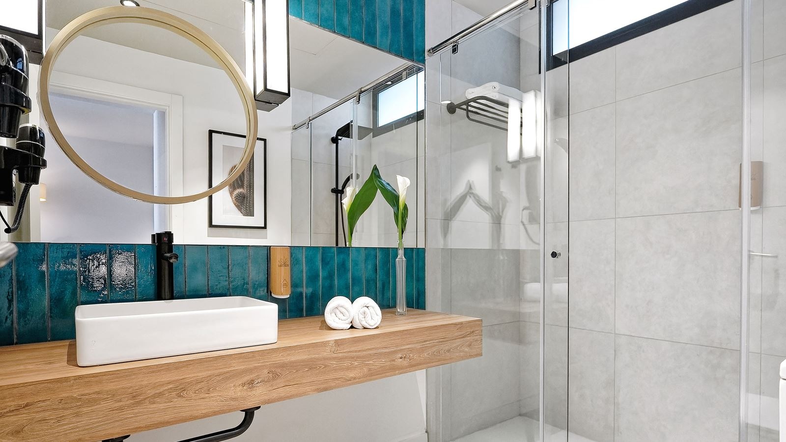 rooms-family-room-balcony-or-terrace