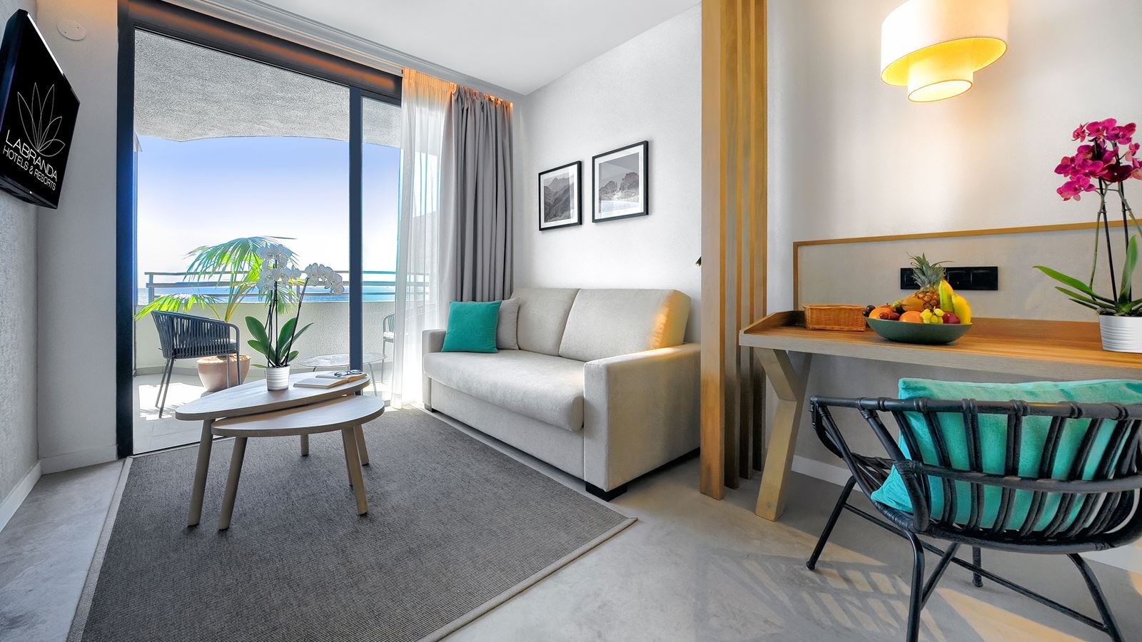 rooms-family-suite-sea-view-balcony-or-terrace