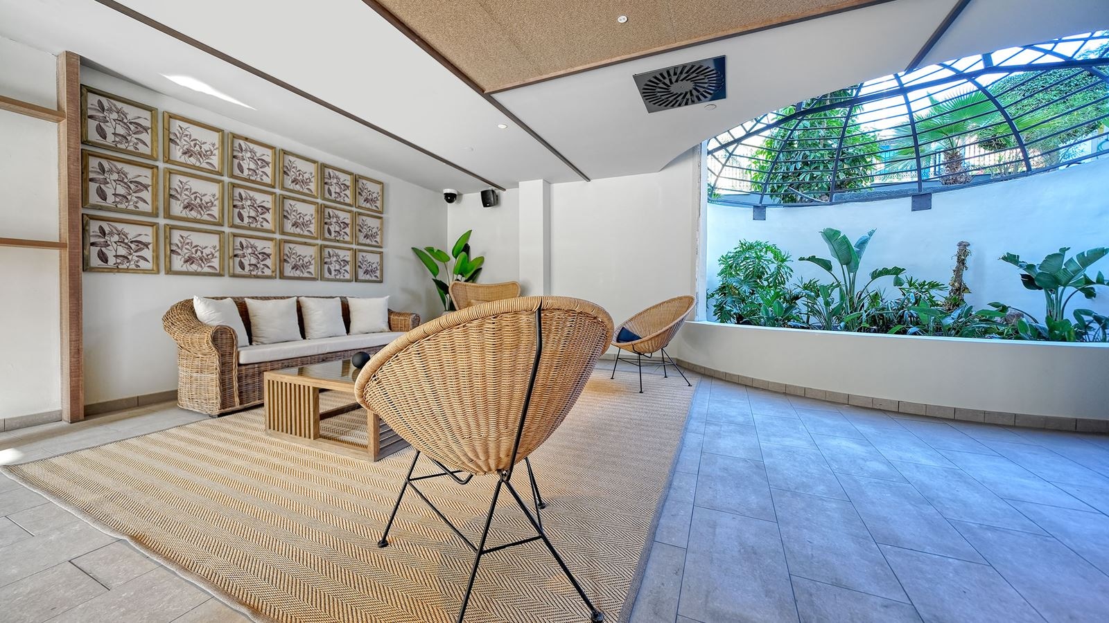 bars-the-sail-bar-adults-only