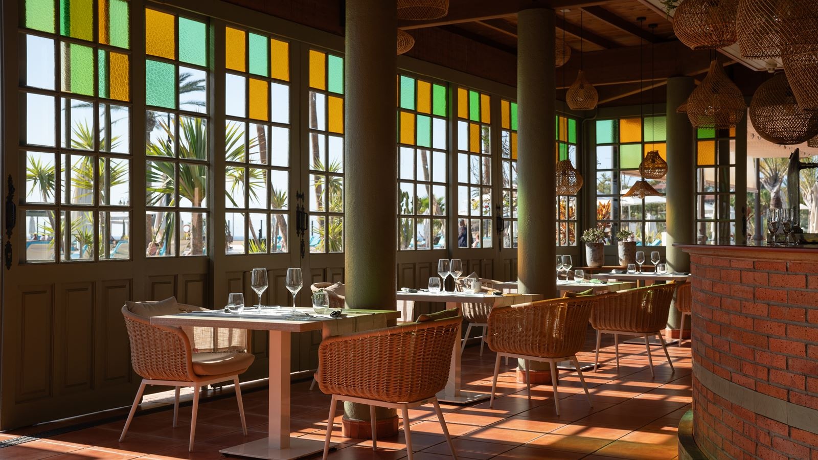 restaurants-restaurants