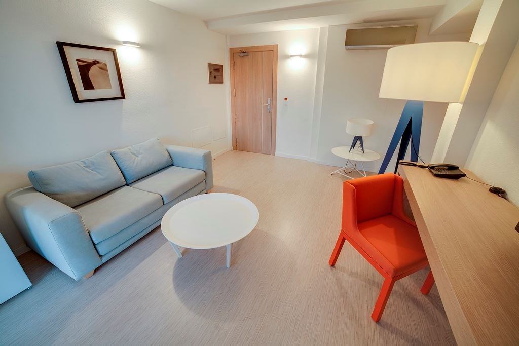 rooms-double-standard-room-partial-sea-view-with-balcony-or-terrace