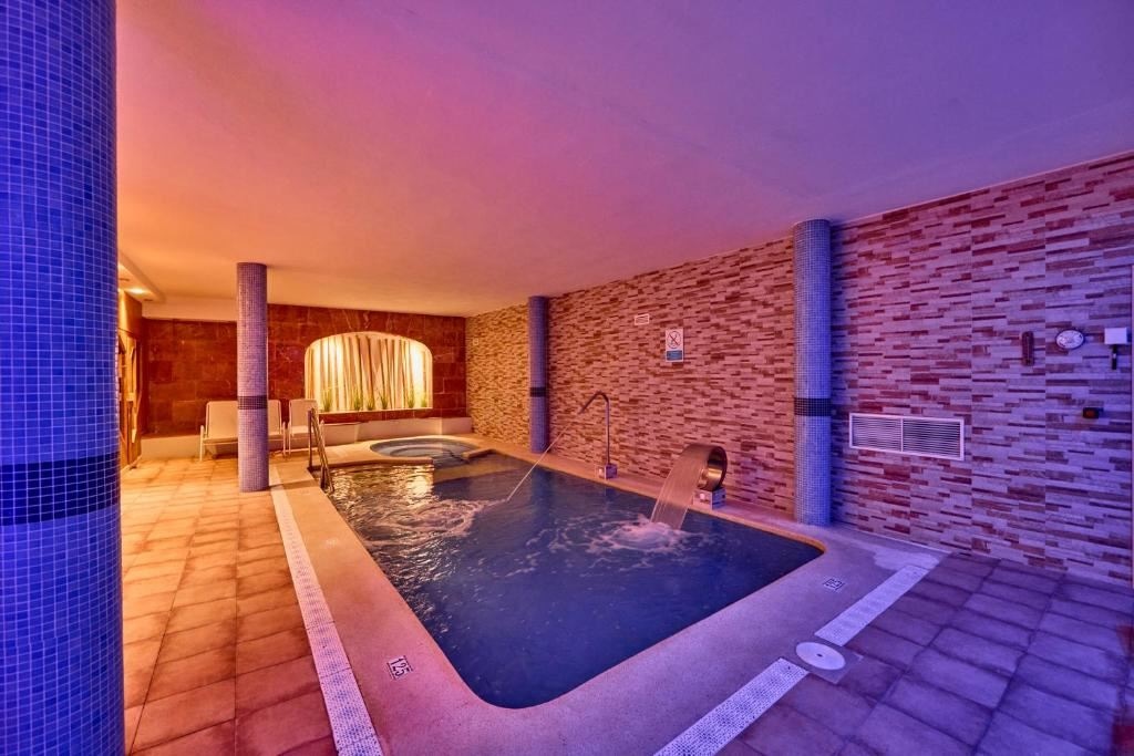 pools-indoor-pool