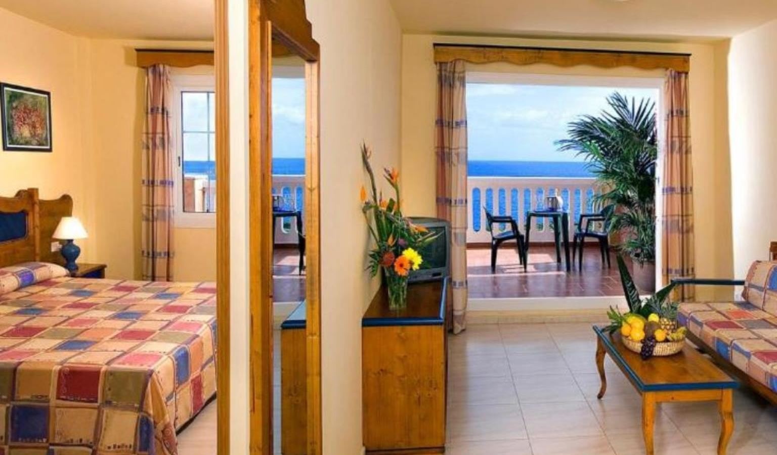 rooms-double-sea-view-apartment-balcony-or-terrace