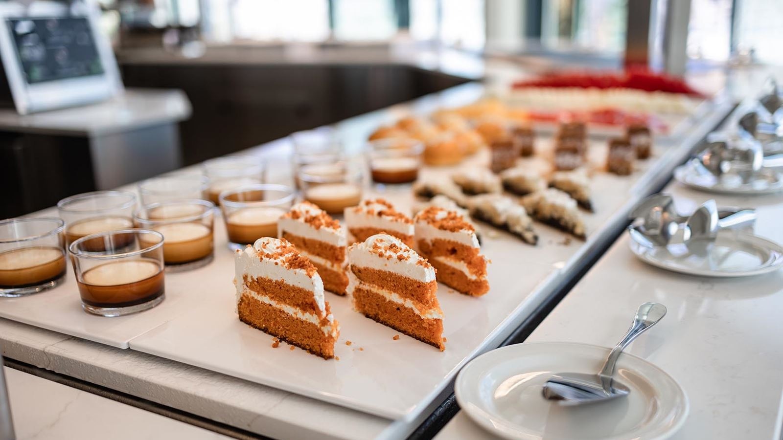 bars-pool-bar-the-all-incllusive-ends-at-2300h