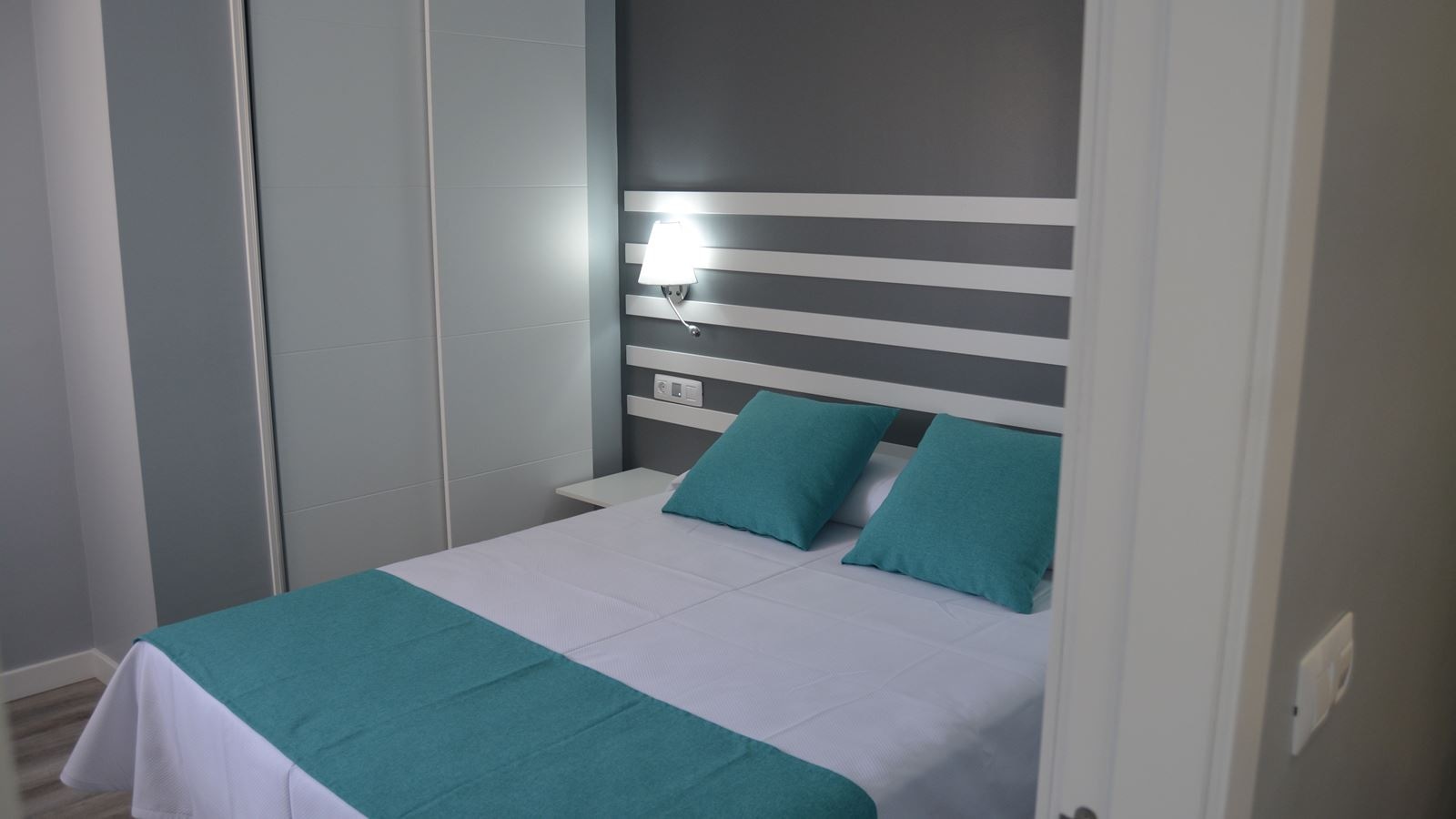 rooms-deluxe-apartment