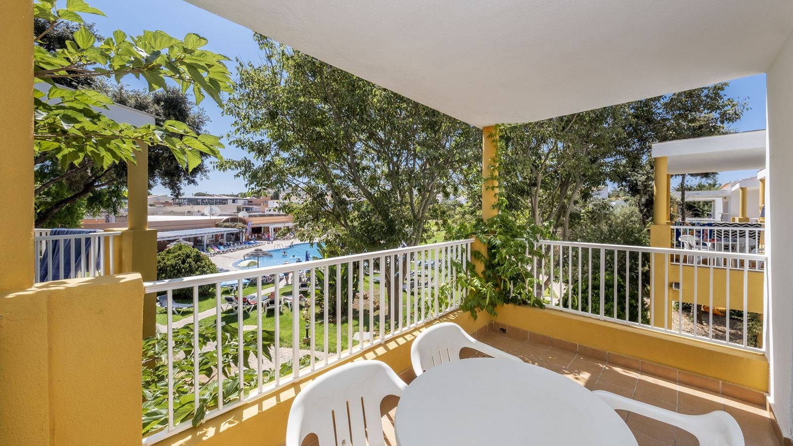 rooms-a1--apartment-1-bedroom-balcony-or-terrace