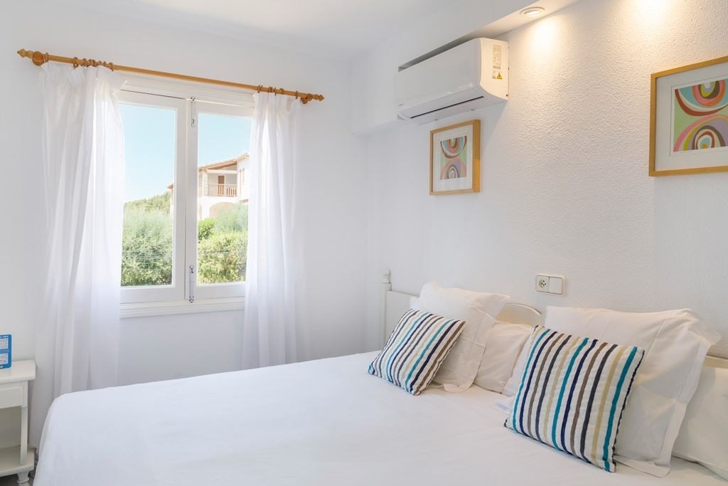 rooms-suite-pool-view