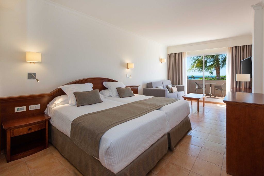 rooms-dl-twin-superior-lateral-sea-view-premium