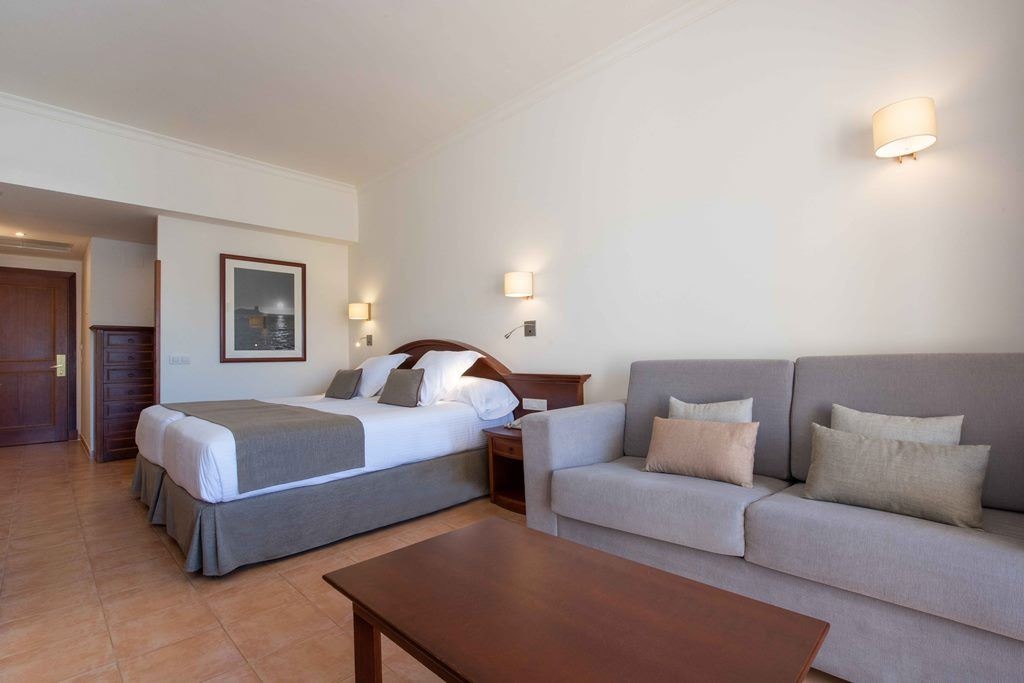 rooms-ds-twin-superior