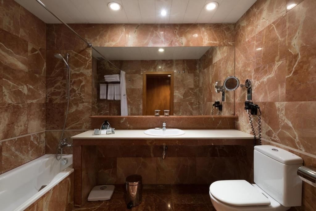 rooms-family-room-standard