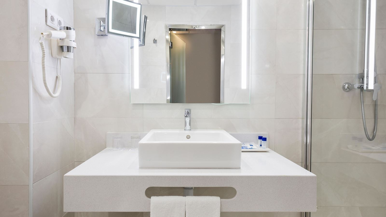 rooms-business-sea-view