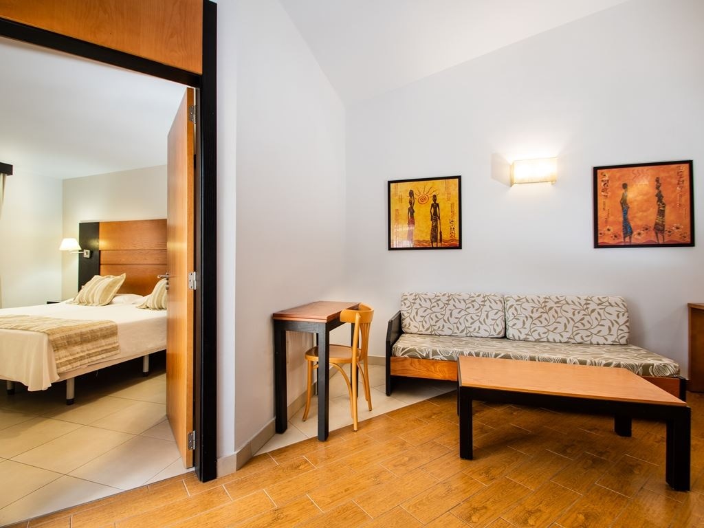 rooms-bungalow-with-terrace