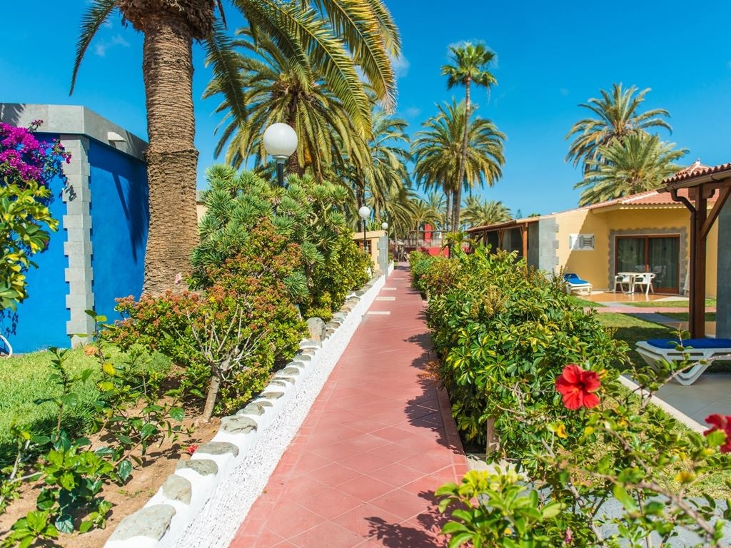 rooms-bungalow-with-terrace