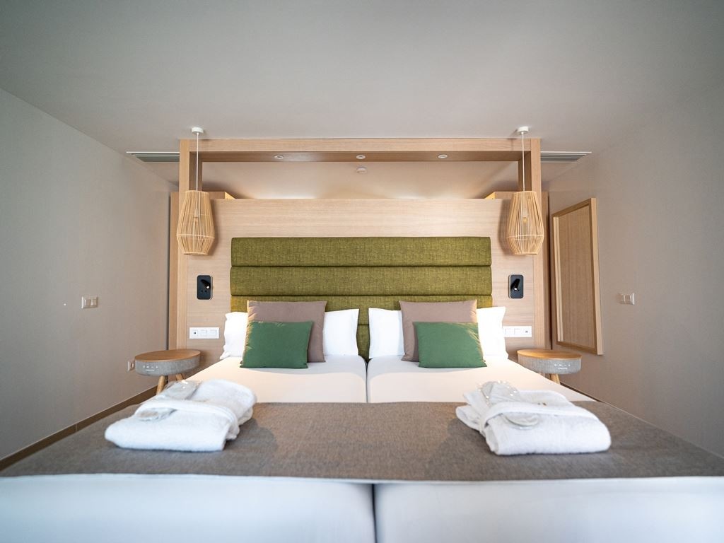 rooms-junior-suite-adults-only-with-terrace