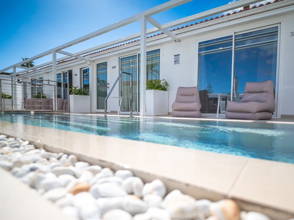 rooms-junior-suite-adults-only-with-terrace