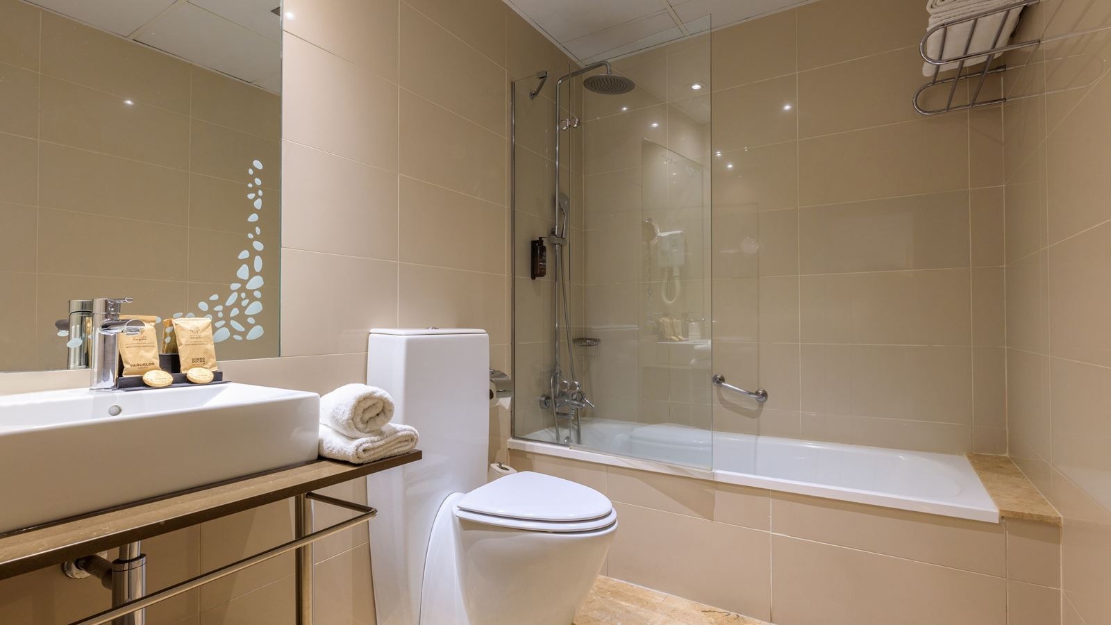 rooms-double-or-twin-standard