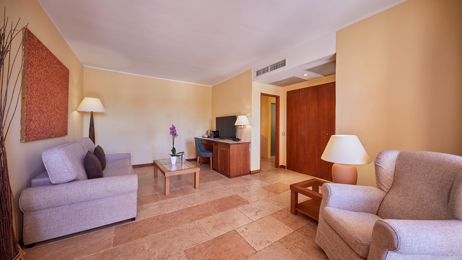 rooms-suite-balibed-balcony-or-terrace