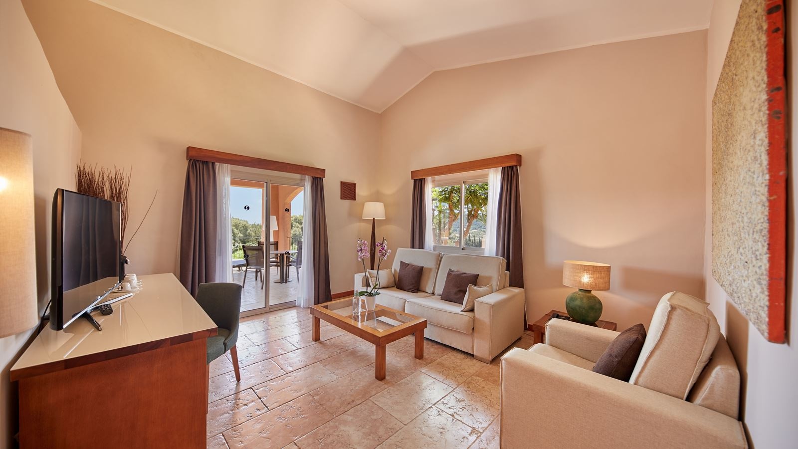 rooms-suite-deluxe-jacuzzi-balcony-or-terrace